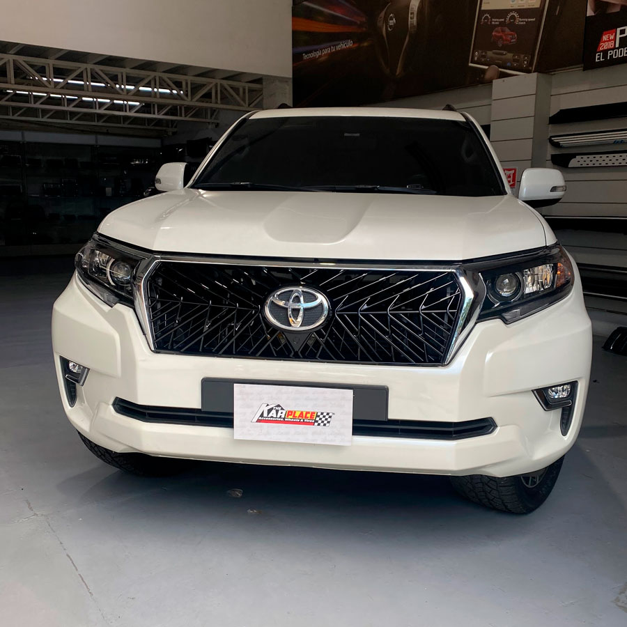 Persiana Frontal TRD Toyota Prado 2018-2024 | Negro Piano + Cromo - Image 2